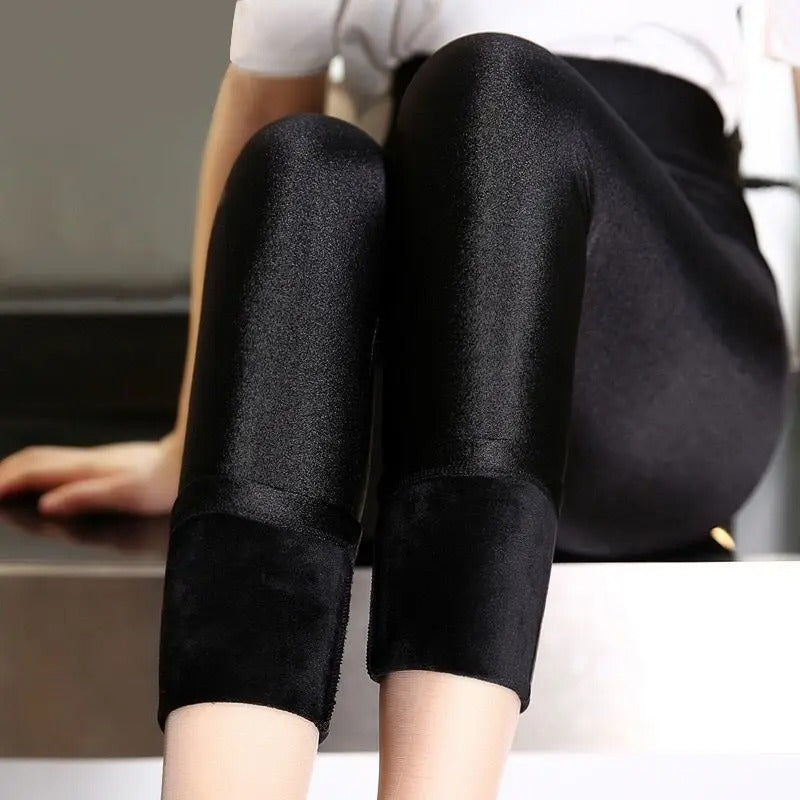 Autumn Winter Luxe Black High-Waist Leggings – Shiny Fleece Lined Thermal Elegance