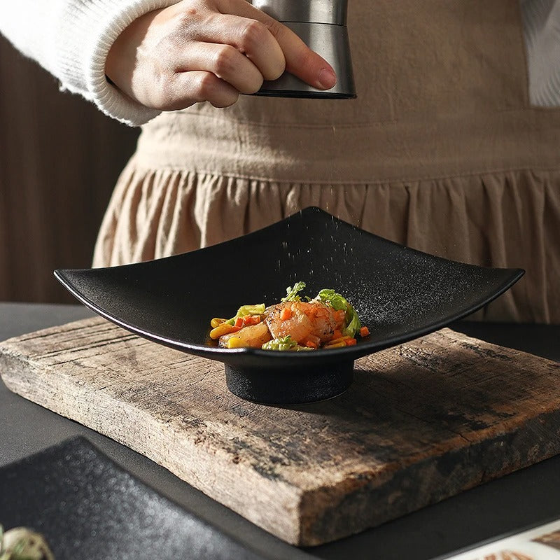 Matte Black Square Dinner Plate – 7.5-Inch Retro Ceramic Dish for Grilled Meats and Elegant Home Dining