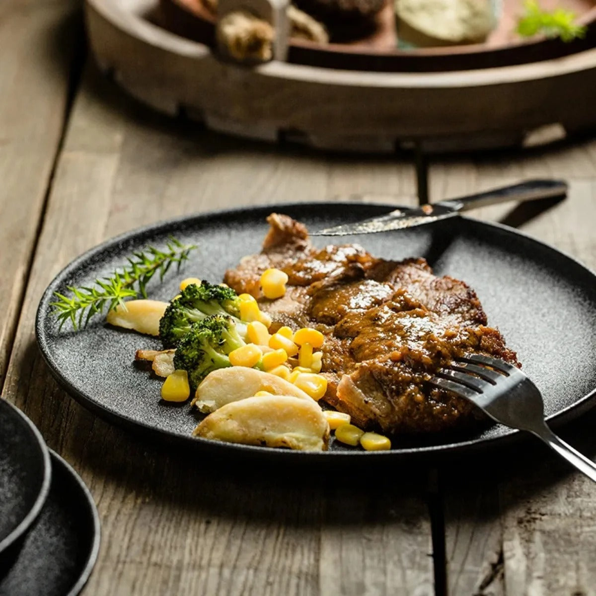 Japanese Style Black Ceramic Plate Set – Elegant Dinnerware for Steak, Western Cuisine, and Kitchen Decor