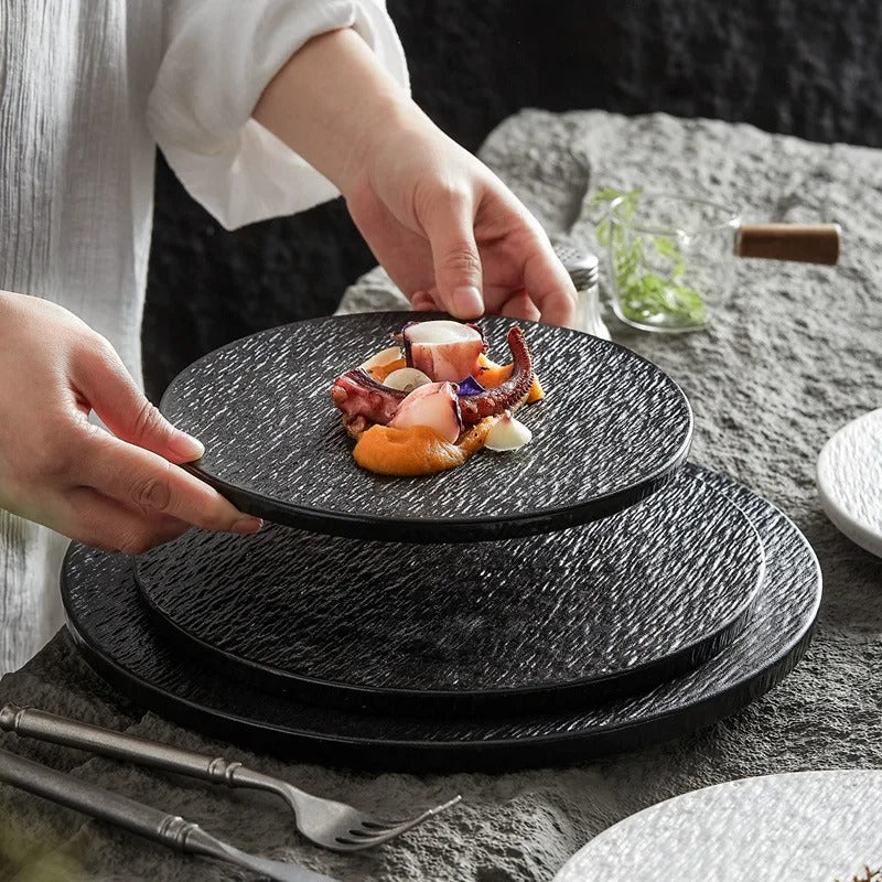 Frosted Black and White Round Flat Plate – Western-Style Electroplated Ceramic Dinnerware for Steak, Cake, and Fine Dining