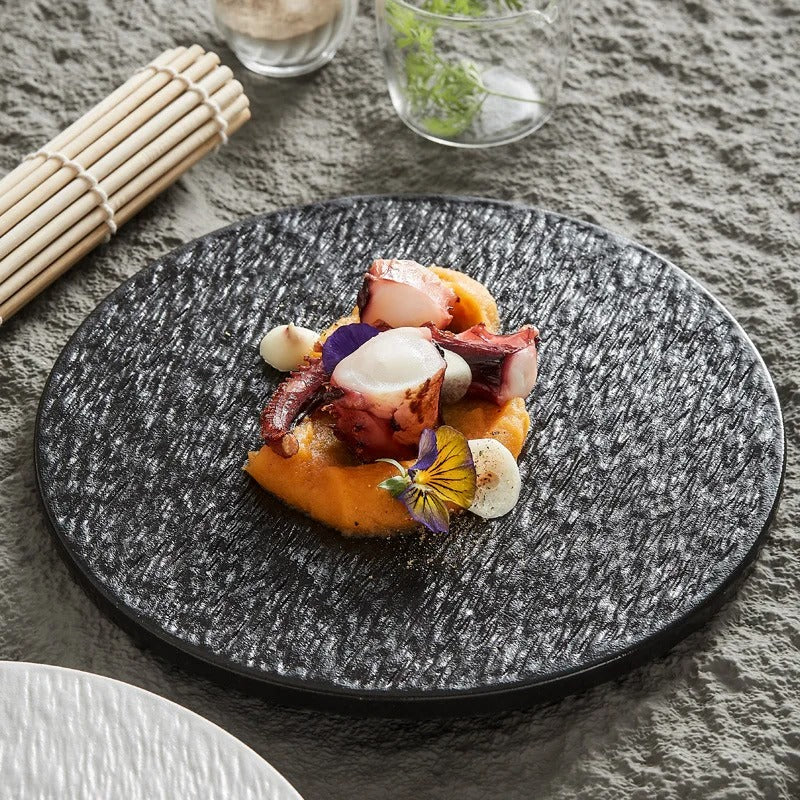 Frosted Black and White Round Flat Plate – Western-Style Electroplated Ceramic Dinnerware for Steak, Cake, and Fine Dining