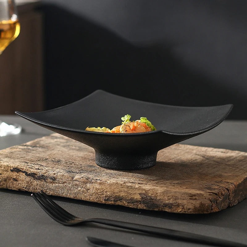 Matte Black Square Dinner Plate – 7.5-Inch Retro Ceramic Dish for Grilled Meats and Elegant Home Dining