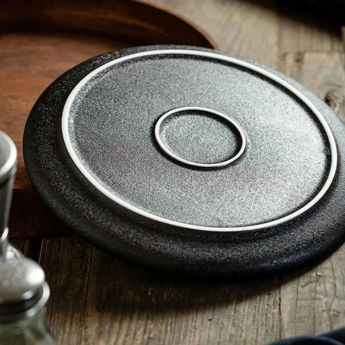 Japanese Style Black Ceramic Plate Set – Elegant Dinnerware for Steak, Western Cuisine, and Kitchen Decor