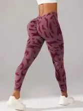 SculptFit Seamless V-Waist Camo Leggings – Elevated Contour Activewear for Women